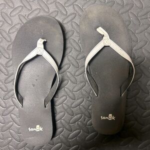 Sanuk Yoga  Joy flip flops
